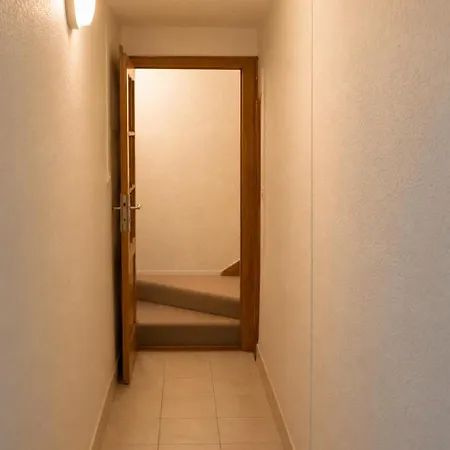 Apartamento - Confortable Et Bien Situee *